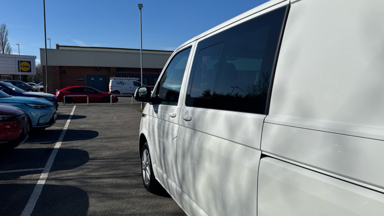 Volkswagen Transporter T32 Swb Diesel 2.0 TDI 110 Highline Kombi Van